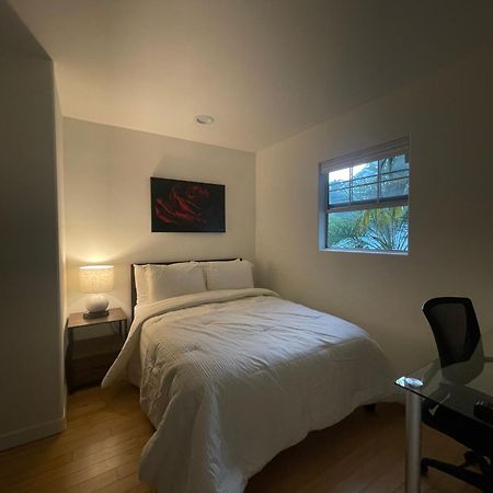 Charming Bright Traditional Home In Sherman Oaks Лос-Анджелес Экстерьер фото