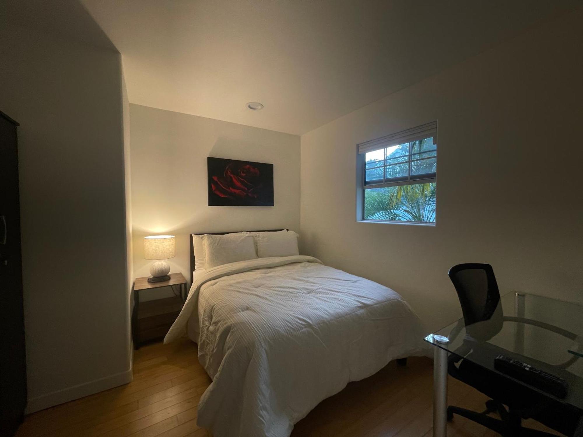 Charming Bright Traditional Home In Sherman Oaks Лос-Анджелес Экстерьер фото