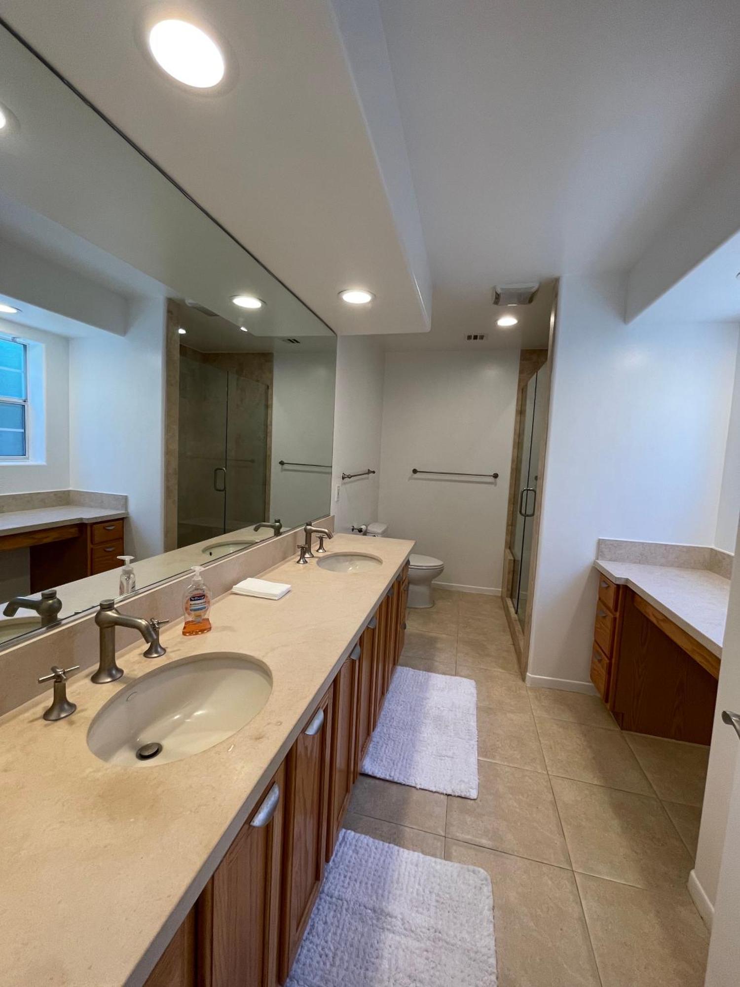 Charming Bright Traditional Home In Sherman Oaks Лос-Анджелес Экстерьер фото