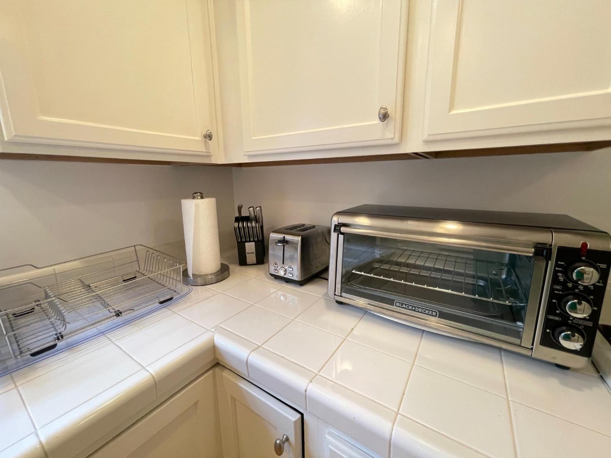 Charming Bright Traditional Home In Sherman Oaks Лос-Анджелес Экстерьер фото