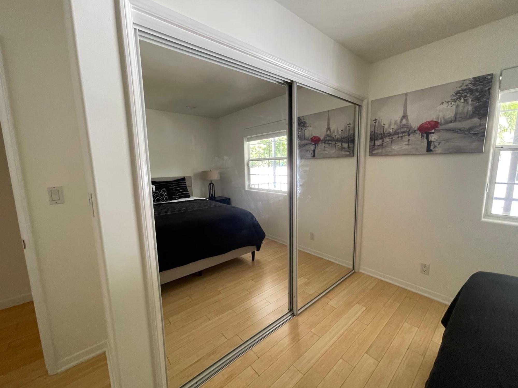 Charming Bright Traditional Home In Sherman Oaks Лос-Анджелес Экстерьер фото