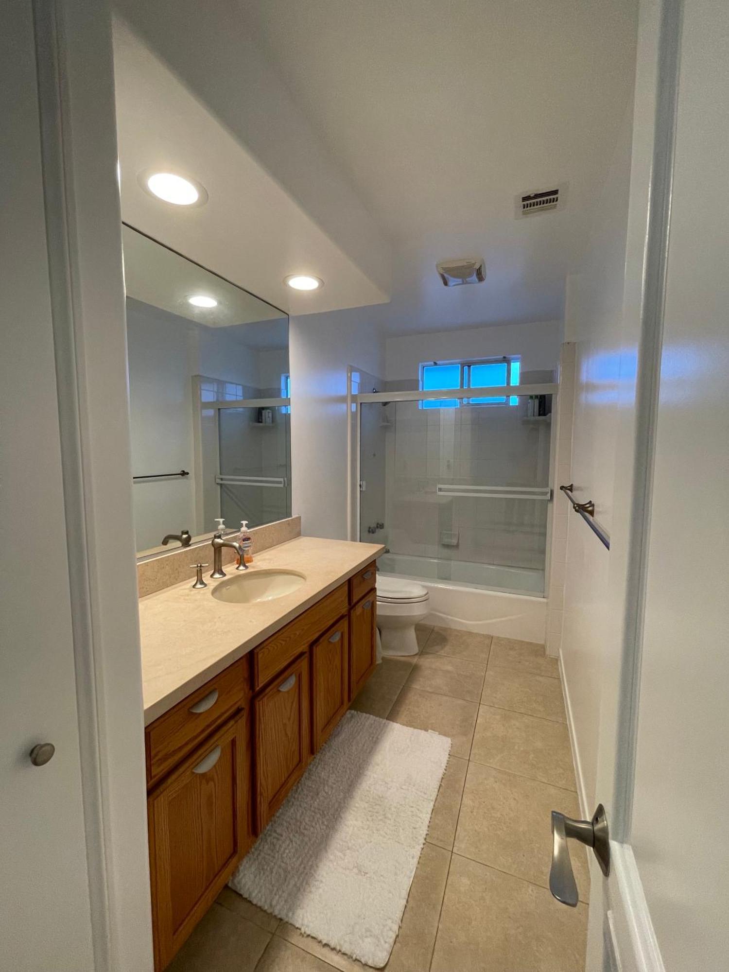 Charming Bright Traditional Home In Sherman Oaks Лос-Анджелес Экстерьер фото